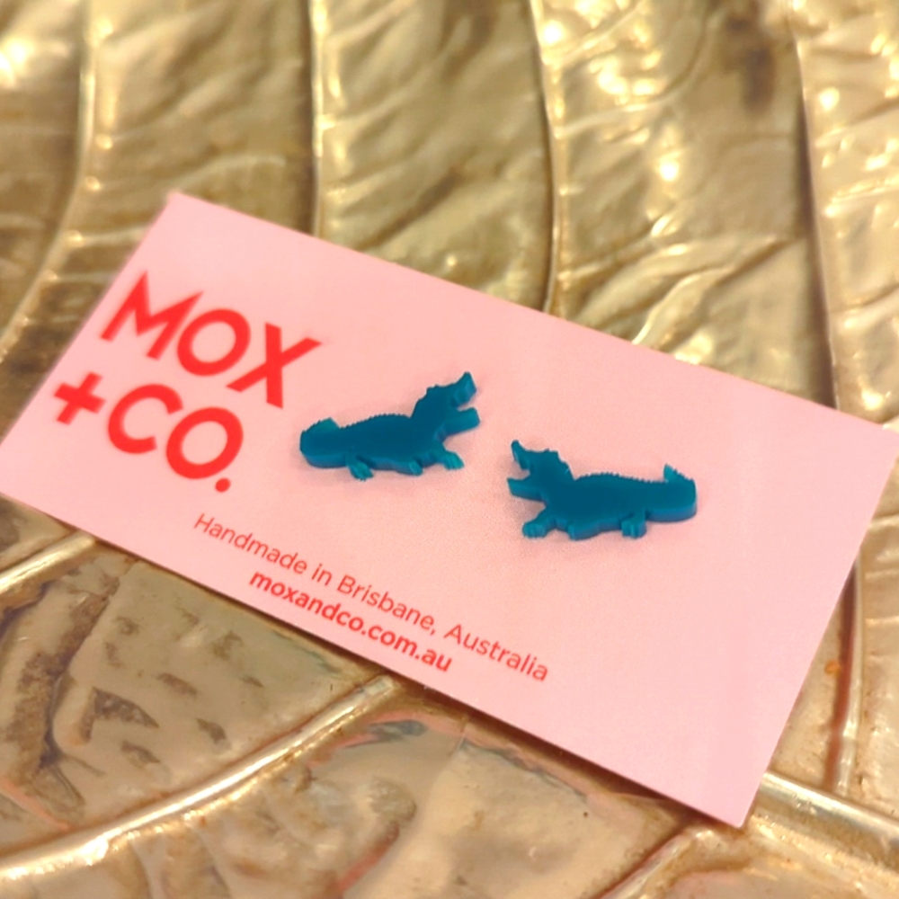 NWT/IP 🦘💕MOX & CO💕🦘 acrylic Studs Sterling Posts/Bks 🐊DARK GREEN ALLIGATORS